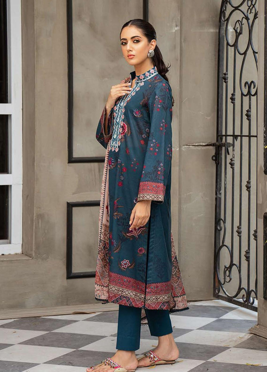 Cross Stitch Embroidered Lawn Suits Unstitched 3 Piece CS21SE D-13 VOGUISH AURA - Summer Collection