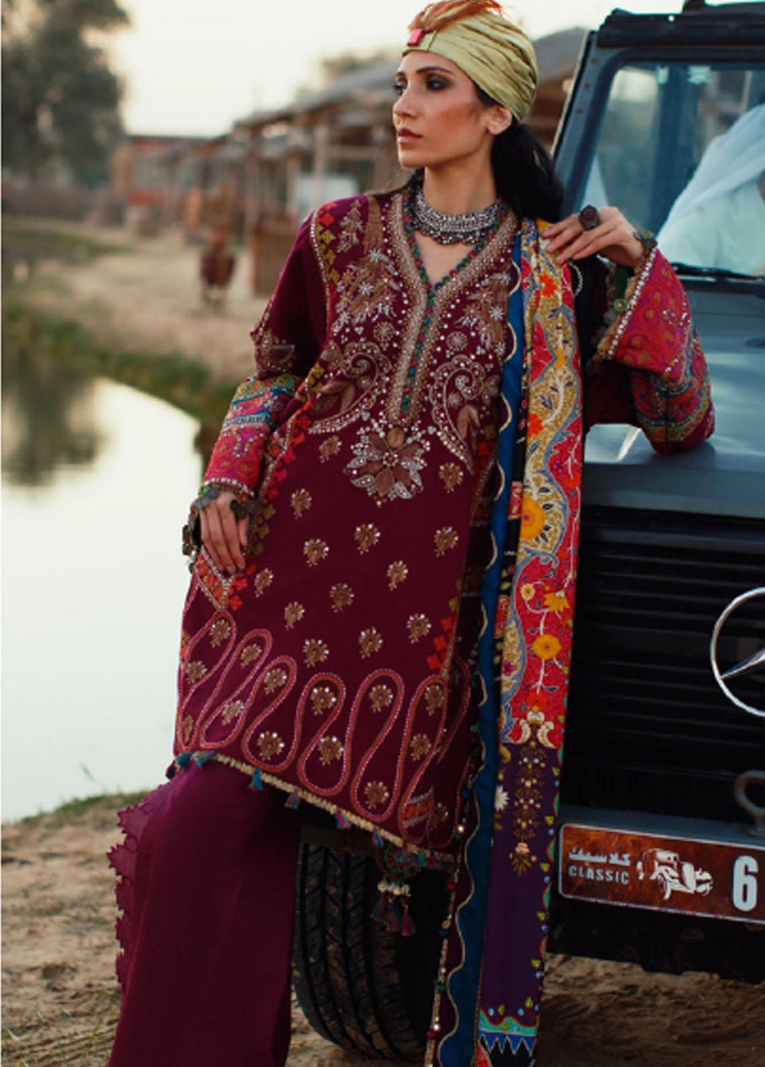 Elan Embroidered Lawn Suit Unstitched 3 Piece EL22S EL22-04A MAHROSH - Summer Collection