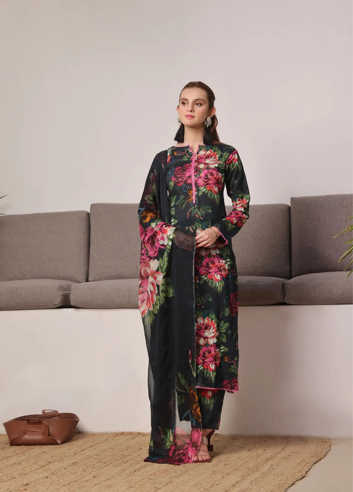Feathers Pret Printed Lawn 3 Piece Suit Flores