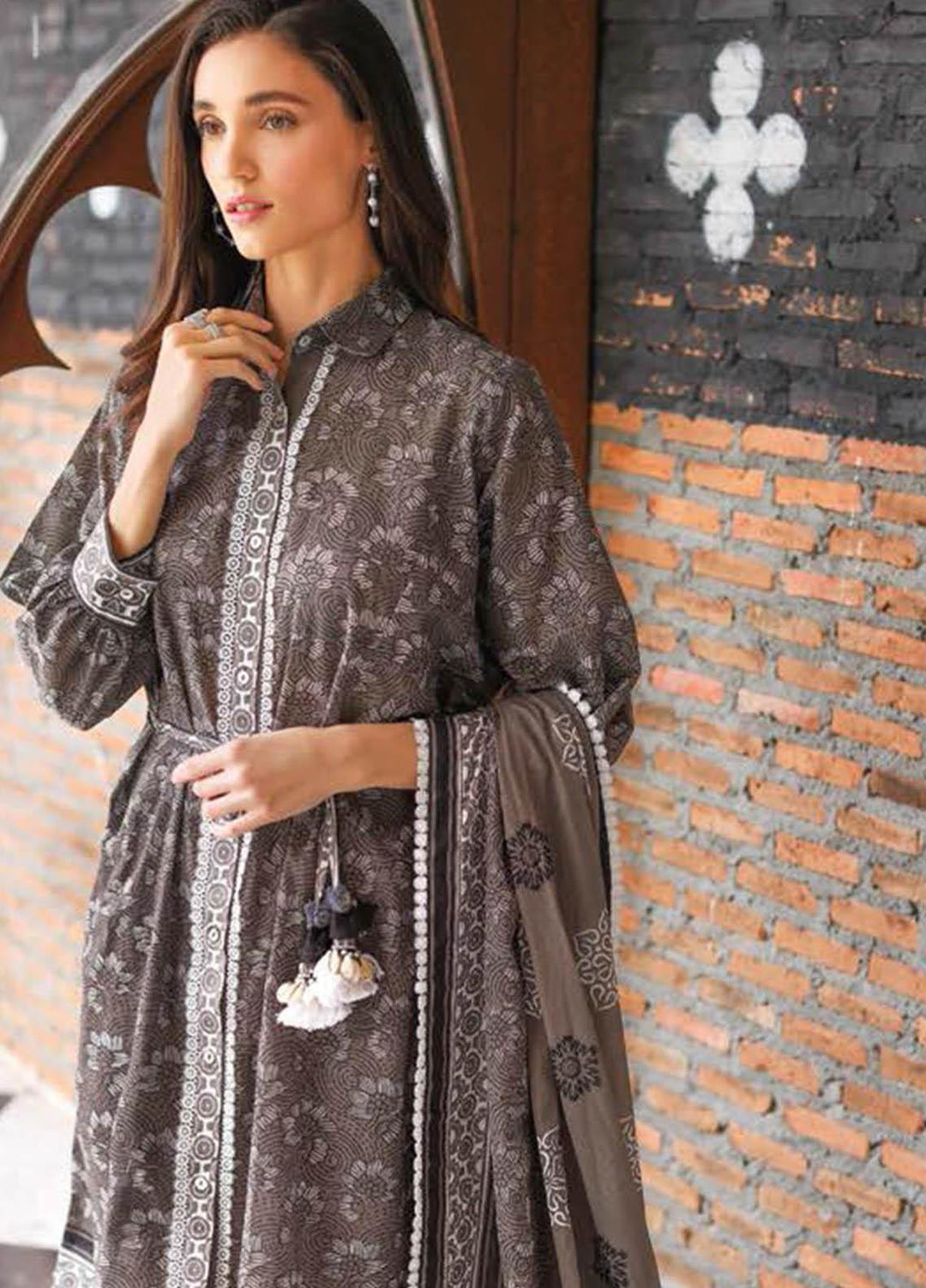 Essential Lawn By Gul Ahmed Printed Lawn Suits Unstitched 3 Piece GA23E B-32015 - Summer Collection