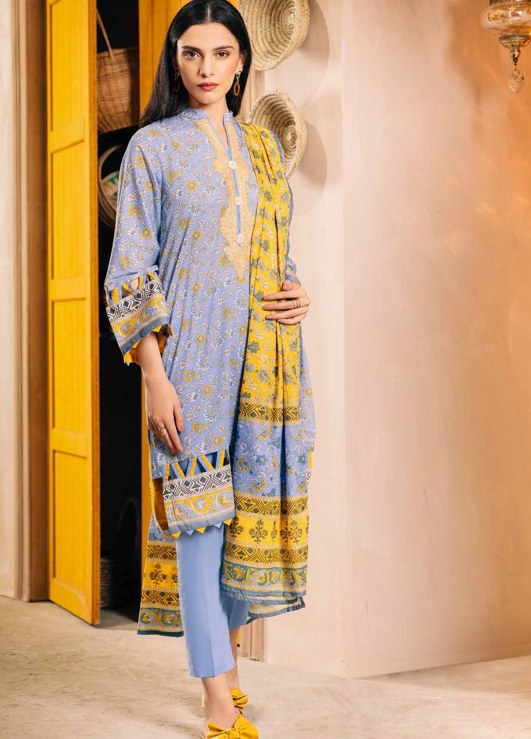 Gul Ahmed Embroidered Cambric Suits Unstitched 3 Piece GA21PF CBE12004 - Winter Collection