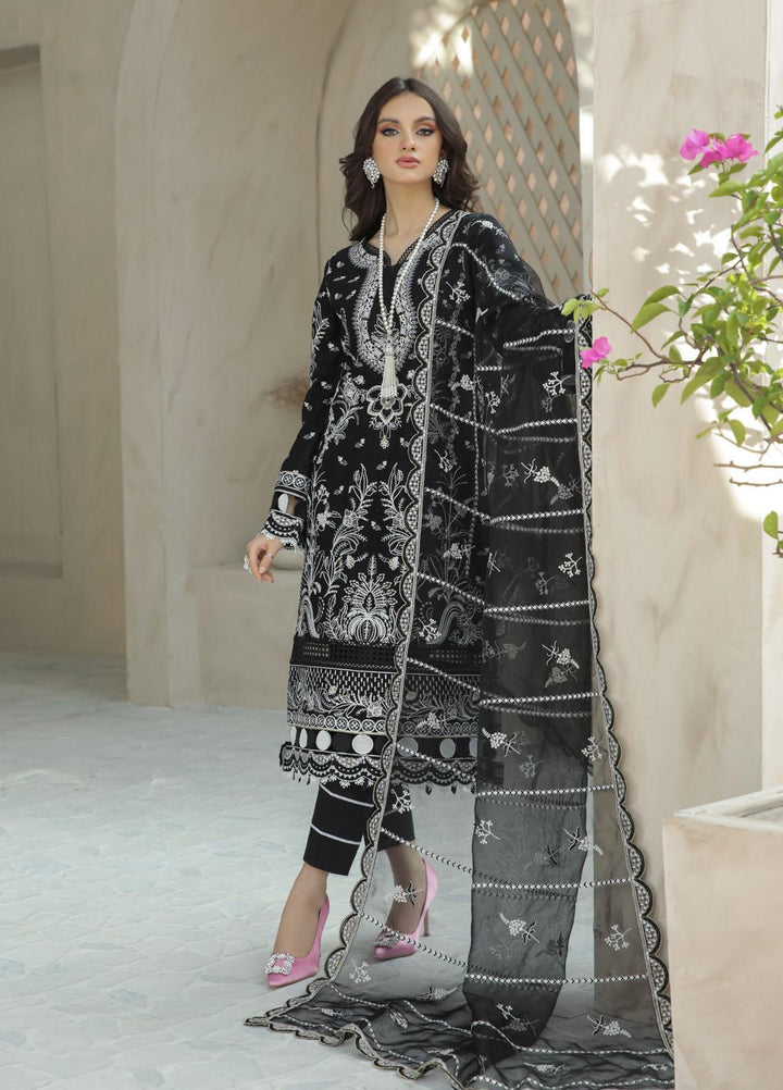 Gulaal Pret Embroidered Lawn 3 Piece Suit GL22EP Hana