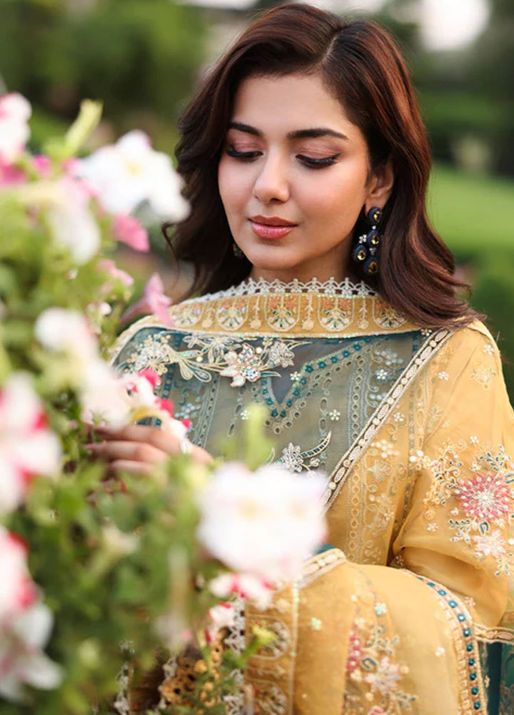 Imrozia Premium Pret Embroidered Lawn 3 Piece Suit SL-92 Shakira