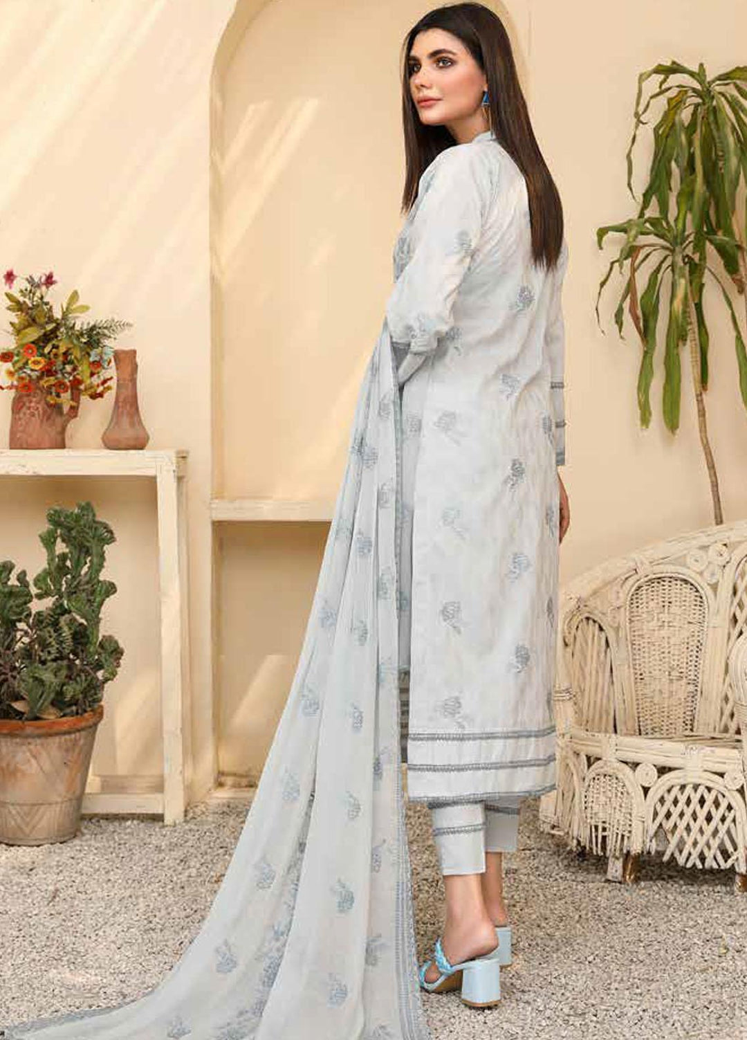 Khoobsurat By Aalaya Embroidered Lawn Suits Unstitched 3 Piece ALY22KB KA-01 - Summer Collection