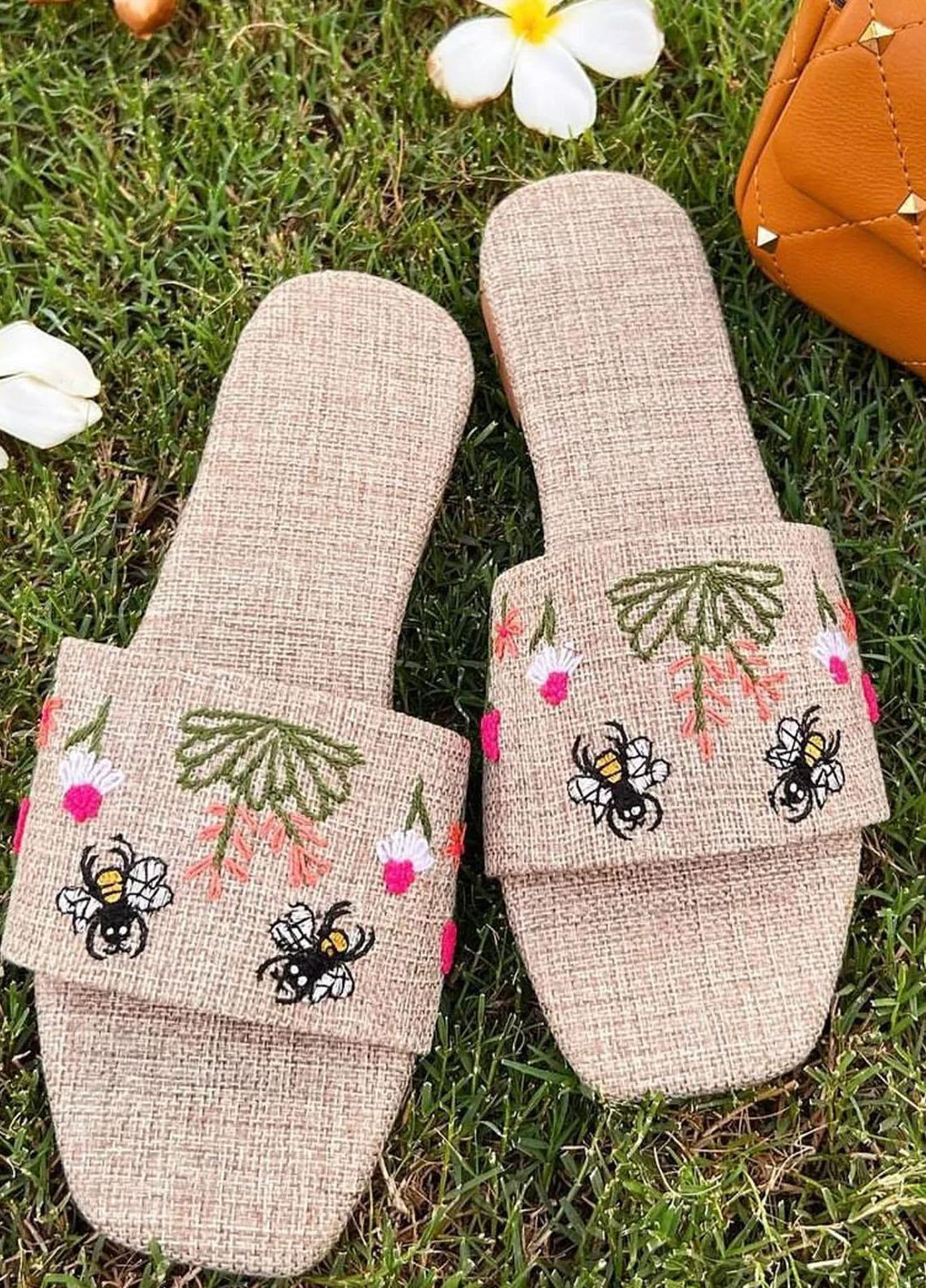 Khussa Darbar Casual Style Slippers Bee