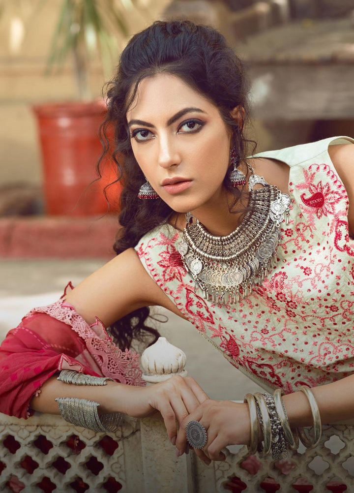 Kinaar by Shiza Hassan Embroidered Lawn Suits Unstitched 3 Piece SH21KN AVEEN - Luxury Collection