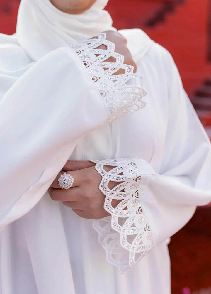 La Khilaba Pret Plain Korean Nida White Laced Abaya