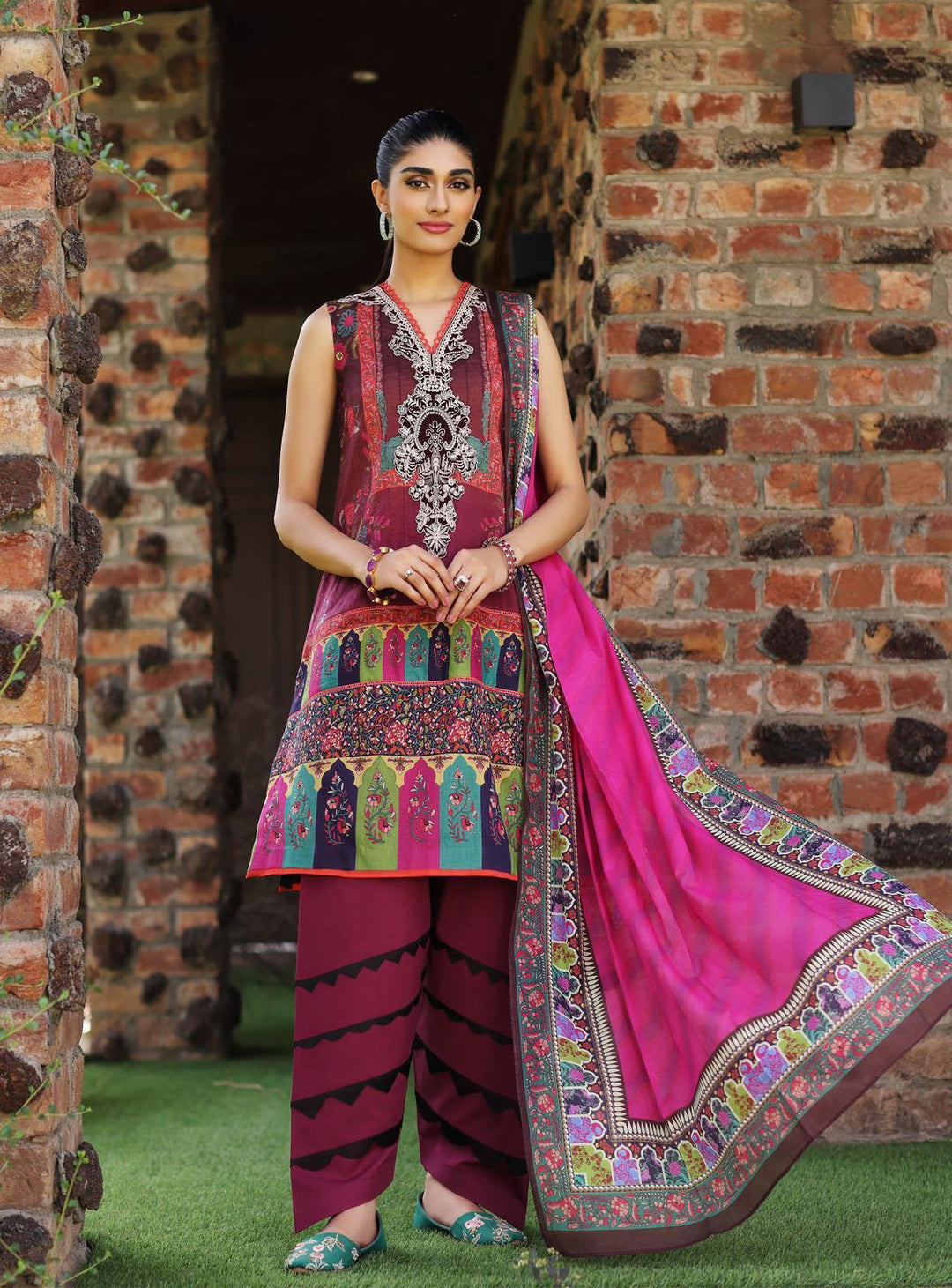 Lila By Sable Vogue Embroidered Lawn Suits Unstitched 3 Piece SV22L SAL-04-A - Summer Collection