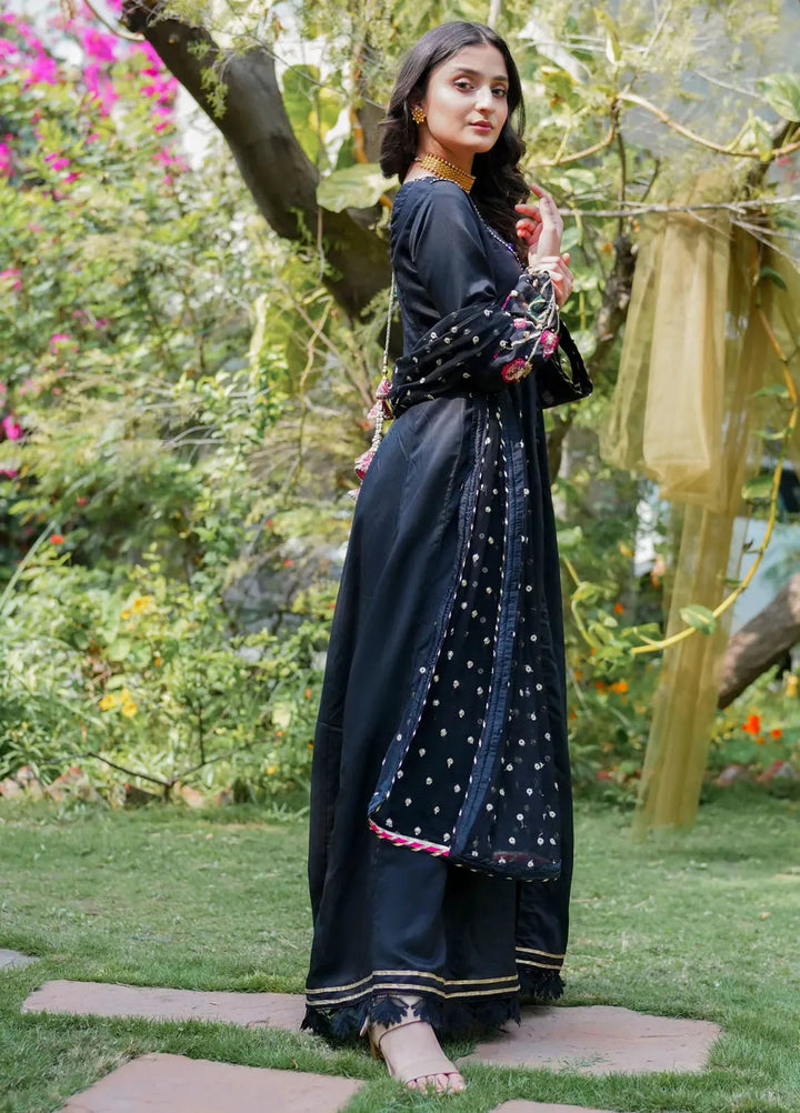 Maham Sultan Pret Embroidered 3 Piece Suit Parisa