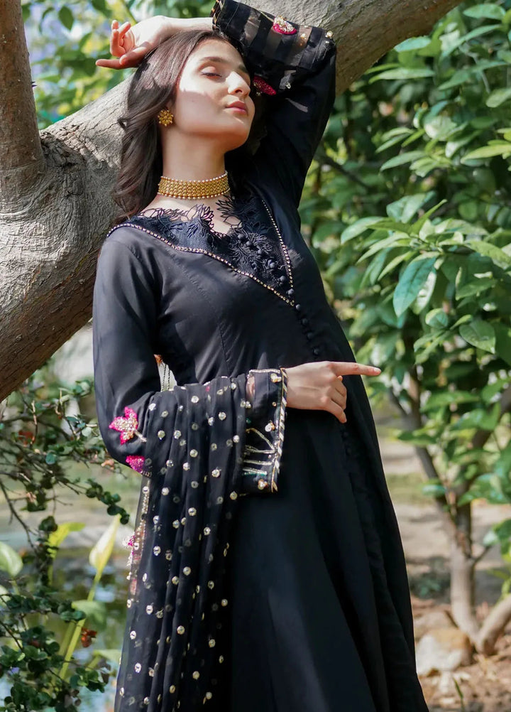 Maham Sultan Pret Embroidered 3 Piece Suit Parisa