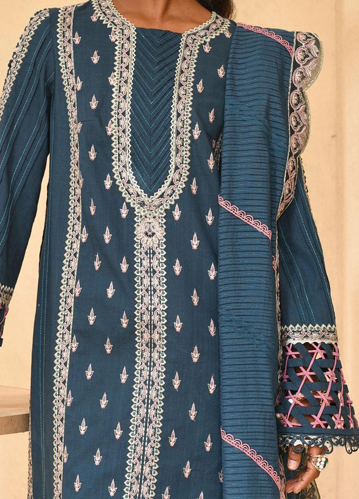 Qalamkar Pret Embroidered Karandi 3 Piece Suit QL22WP KP-01  SAGE