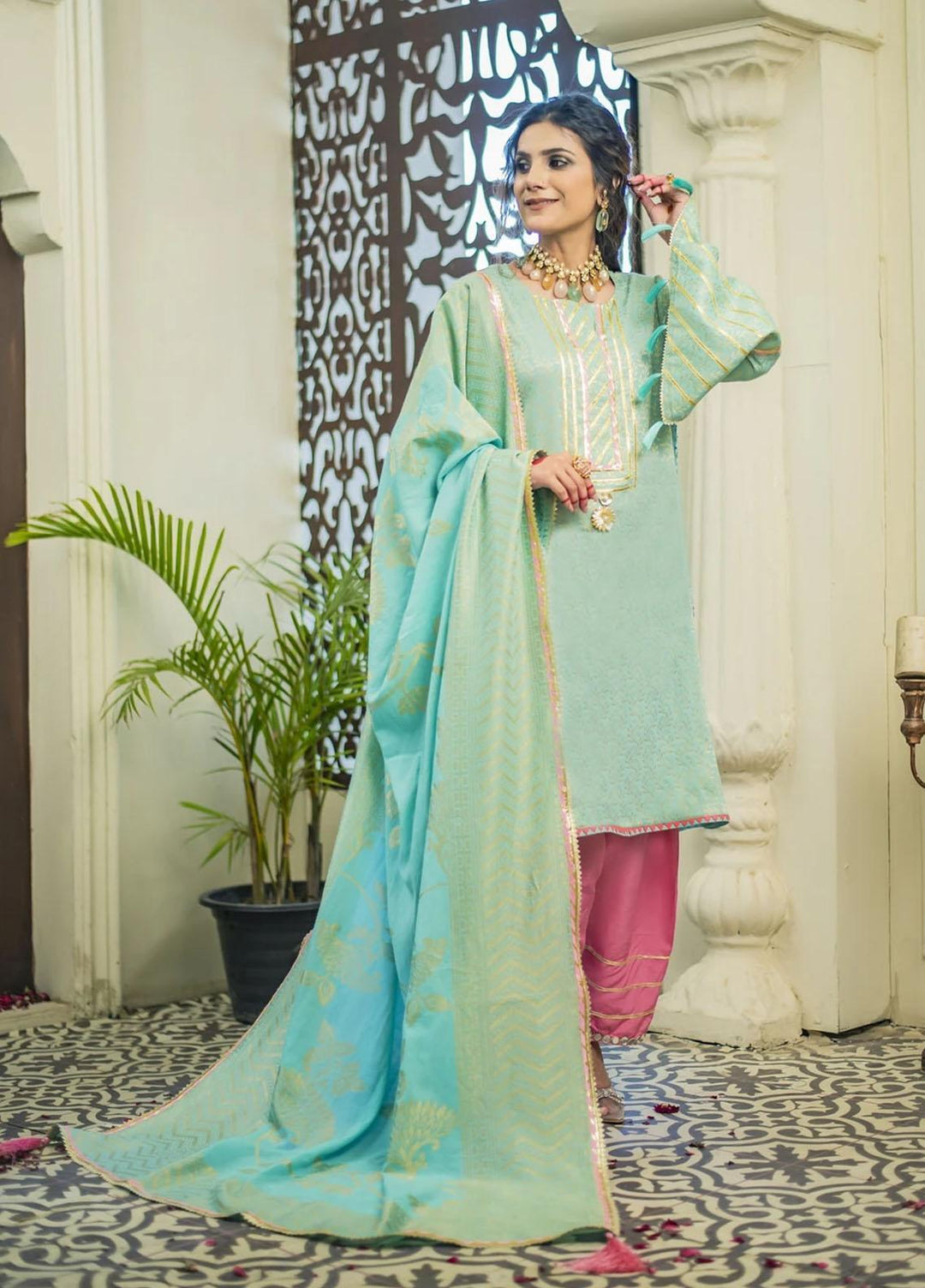 Nuriyaa Luxury Pret Embroidered Jacquard 2 Piece NR21RY Gulaabi-Aks