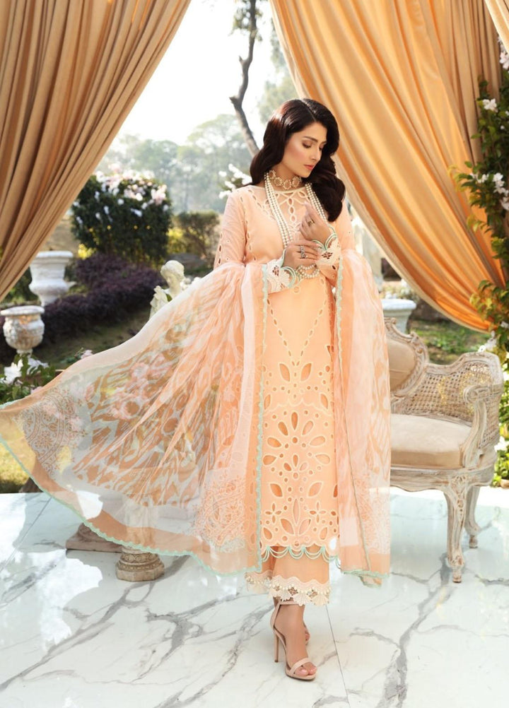 Sable Vogue By Ittehad Textiles Embroidered Lawn Suits Unstitched 3 Piece ITD21SV 01-AMIRA - Luxury Collection