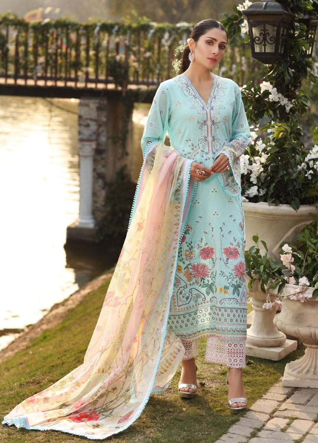 Sable Vogue By Ittehad Textiles Embroidered Lawn Suits Unstitched 3 Piece ITD21SV 06-SELENE - Luxury Collection
