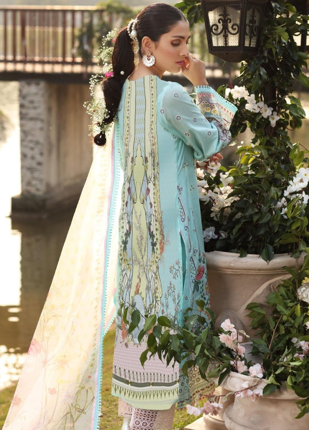 Sable Vogue By Ittehad Textiles Embroidered Lawn Suits Unstitched 3 Piece ITD21SV 06-SELENE - Luxury Collection