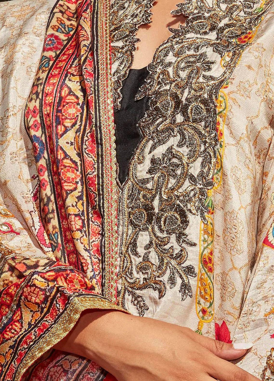 Sable Vogue Embroidered Silk Suits Unstitched 3 Piece SRS-02 SV22NFU - Luxury Collection