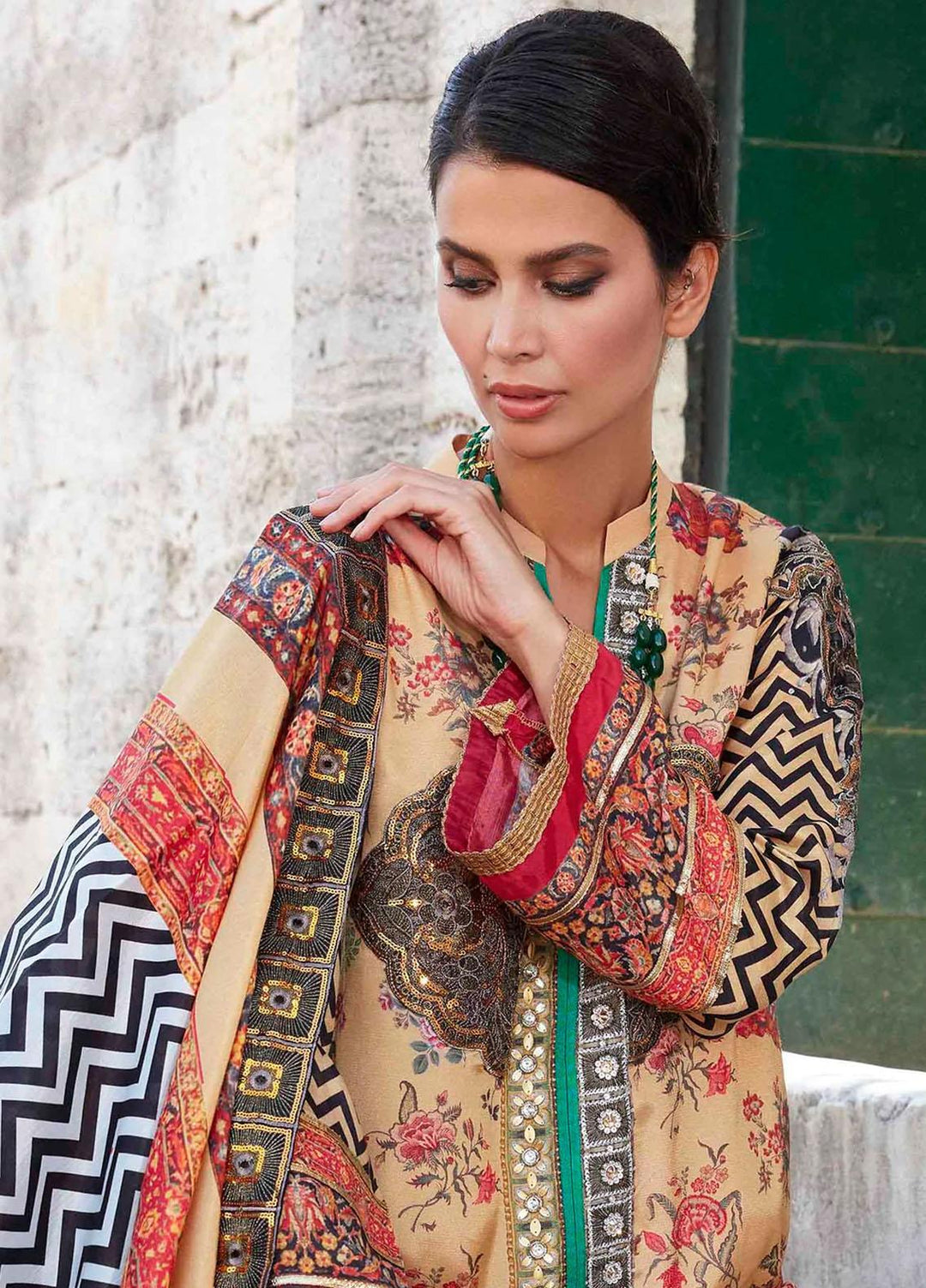 Sable Vogue Embroidered Silk Suits Unstitched 3 Piece SRS-05 SV22NFU - Luxury Collection