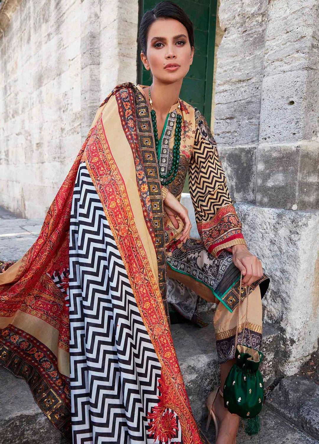 Sable Vogue Embroidered Silk Suits Unstitched 3 Piece SRS-05 SV22NFU - Luxury Collection