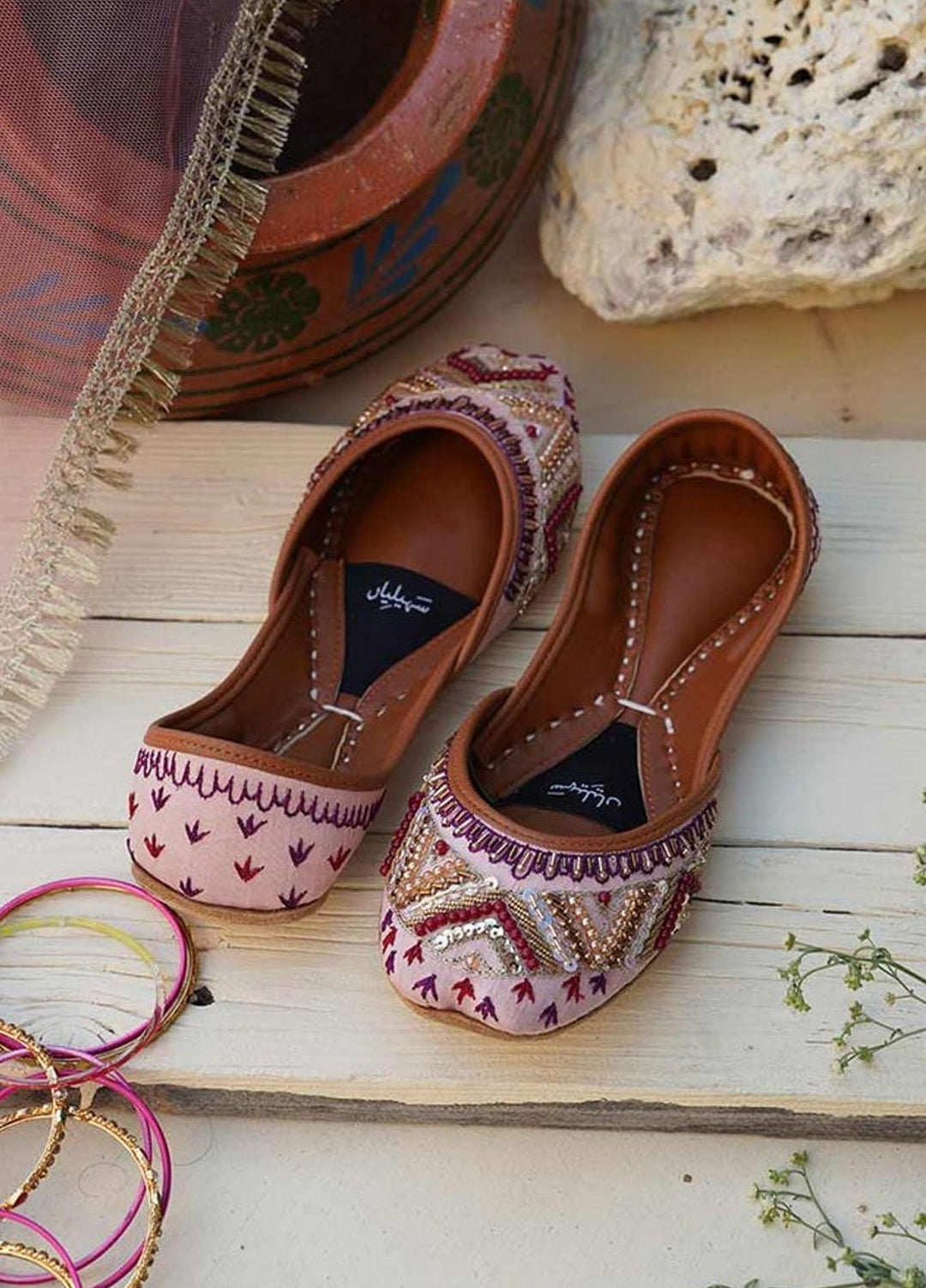 Saheliyan Formal Style Khussa SHAHNAS HEER00SA103