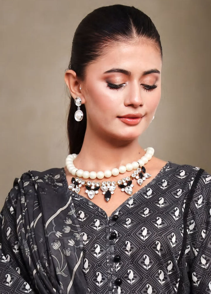 Saphron Printed Lawn Suits Unstitched 3 Piece SPH25BNW D-07 - Black & White Collection