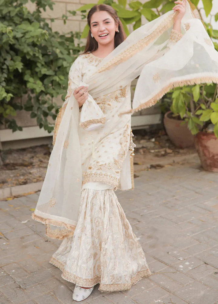 Sara Jahan Pret Embroidered Organza 3 Piece Suit White Crown