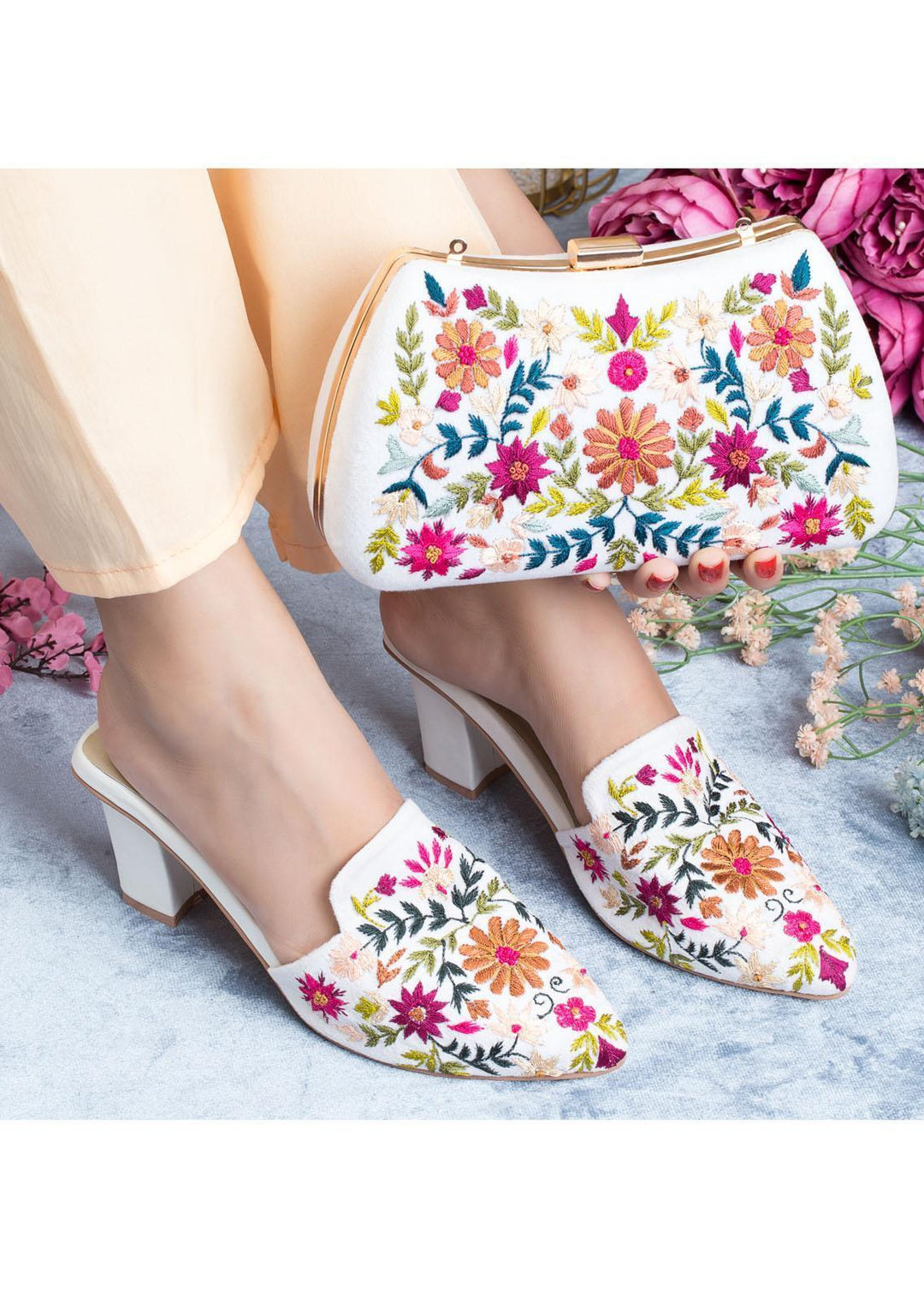 Zuruj Formal Style Khussa HMC-252-White