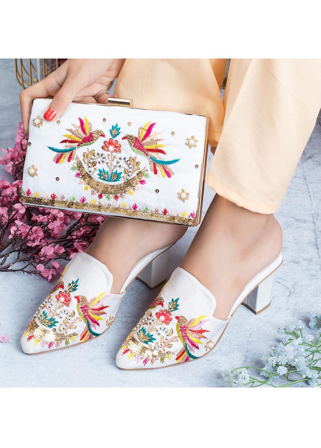 Zuruj Formal Style Khussa HMC-41-White