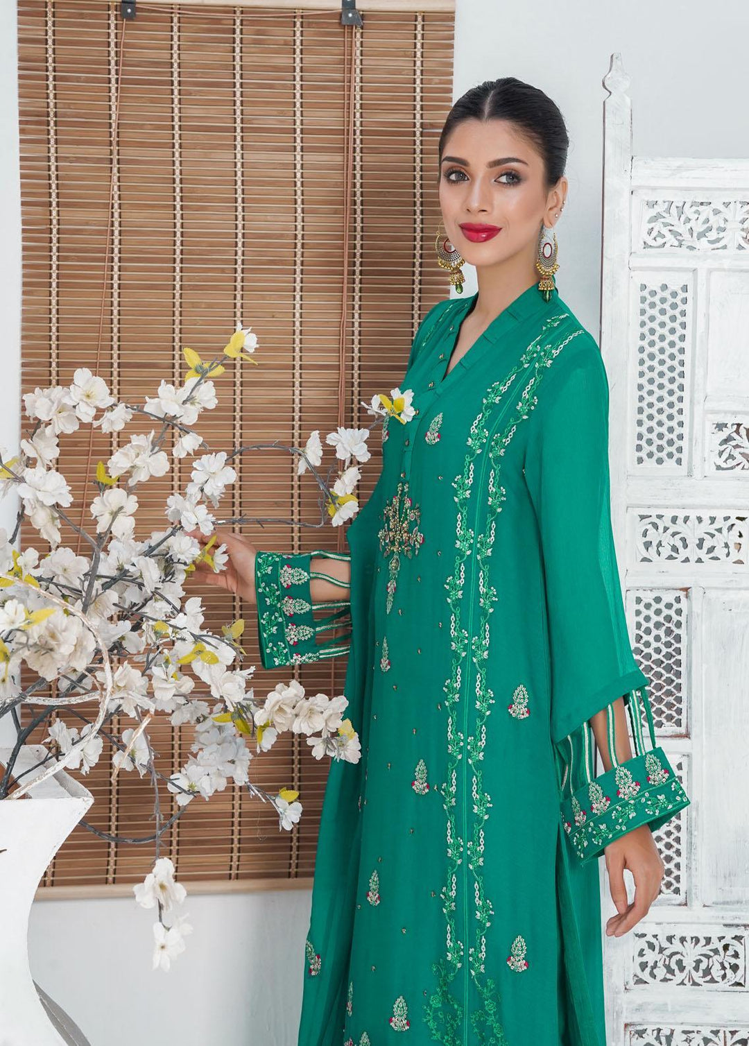 Shamooz Embroidered Chiffon Suits Unstitched 3 Piece SHM22W SU-033 - Winter Collection