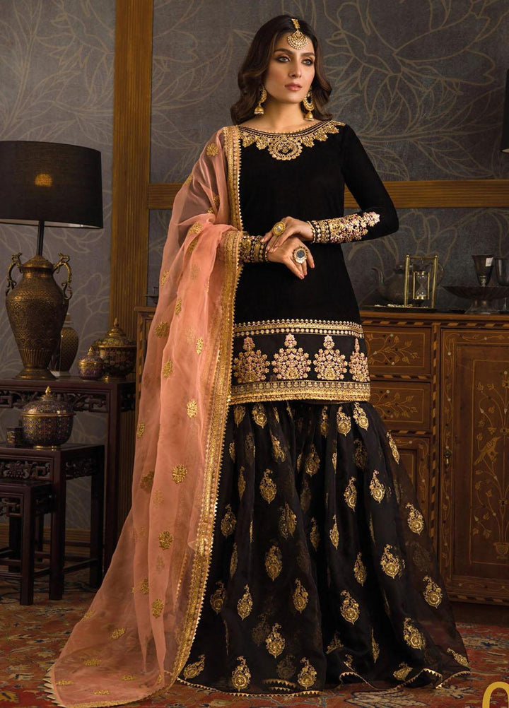 Zainab Chottani Pret Embroidered Velvet 3 Piece Suit ZC21FW 06 Husna