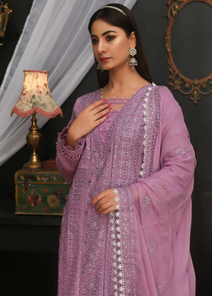 Threads And Weaves Embroidered Lawn Suit Unstitched 3 Piece L23202 - Festive Collection