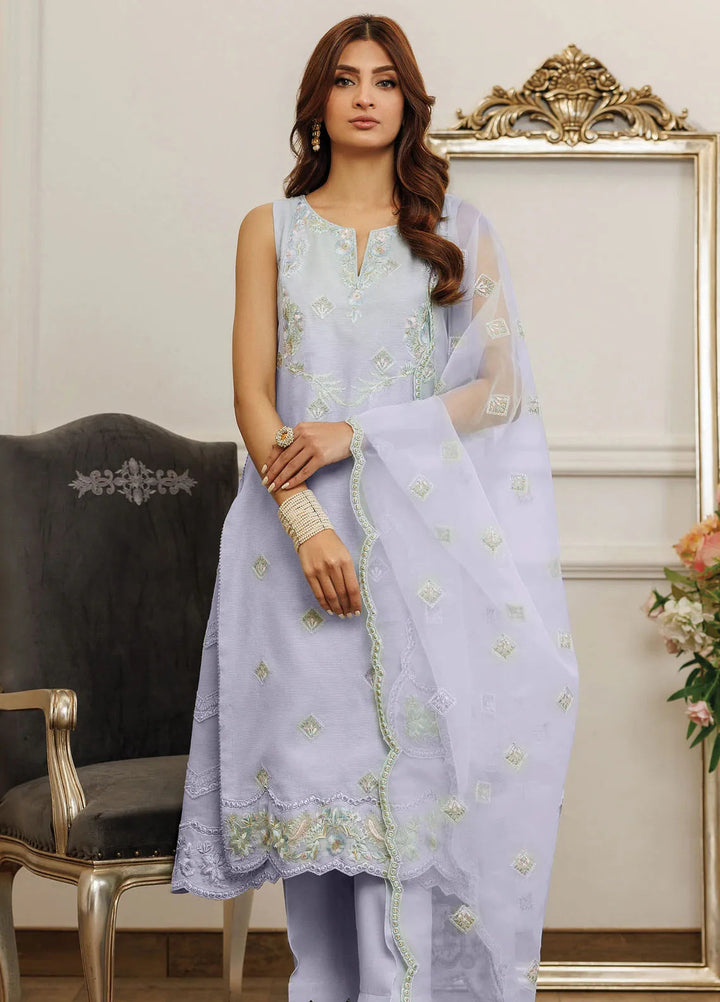 Threads & Motifs Pret Khaddi 3 Piece Suit 8785