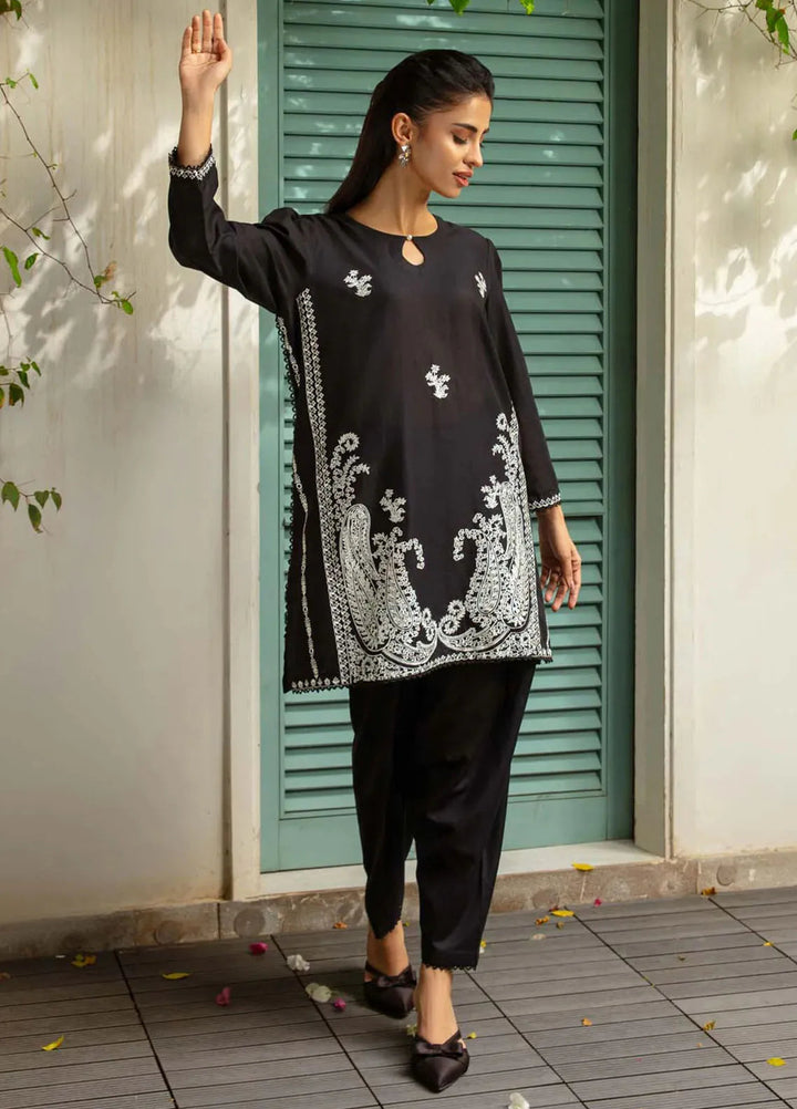 TNG Pret Embroidered Lawn 2 Piece Suit Noir