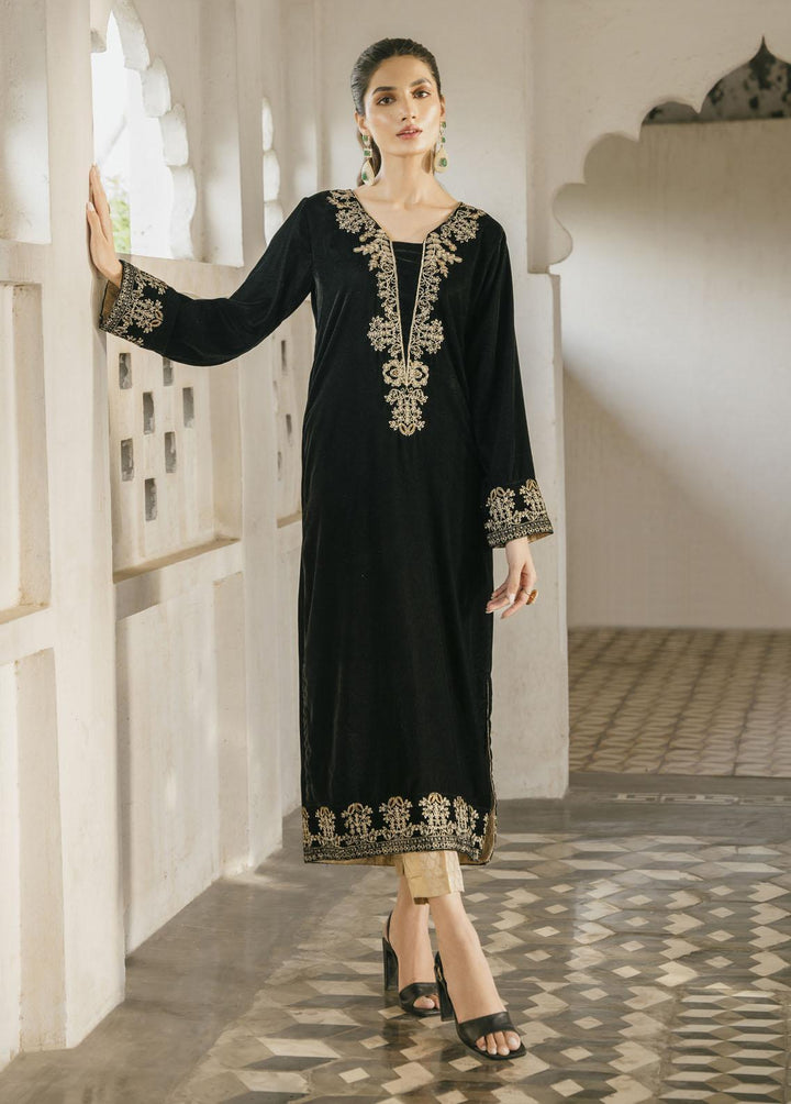 Naayas Pret Embroidered Velvet 2 Piece Suit Anabia