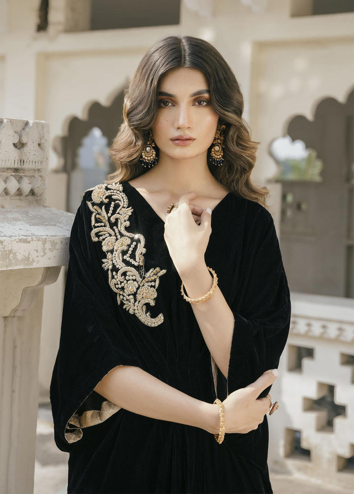 Naayas Pret Embroidered Velvet Kaftan Blackmoon