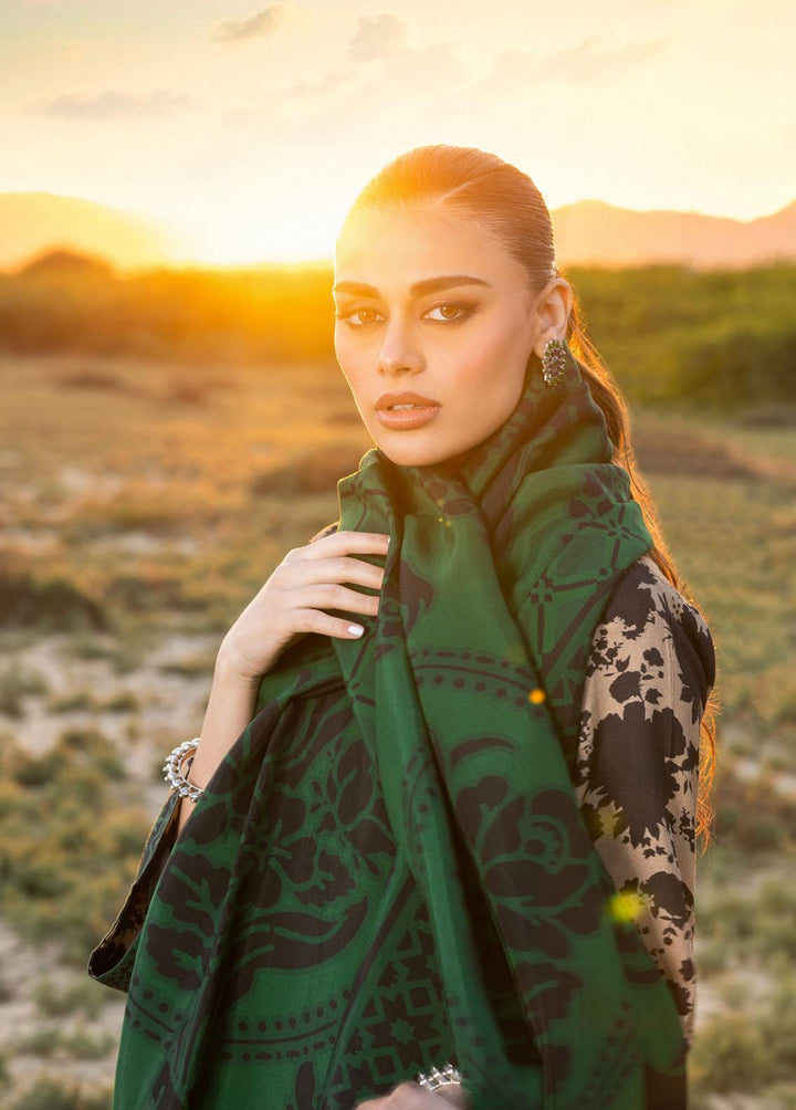 Zainab Chottani Embroidered  Suits Unstitched 3 Piece ZC22W 03 Gulnaaz - Winter Collection