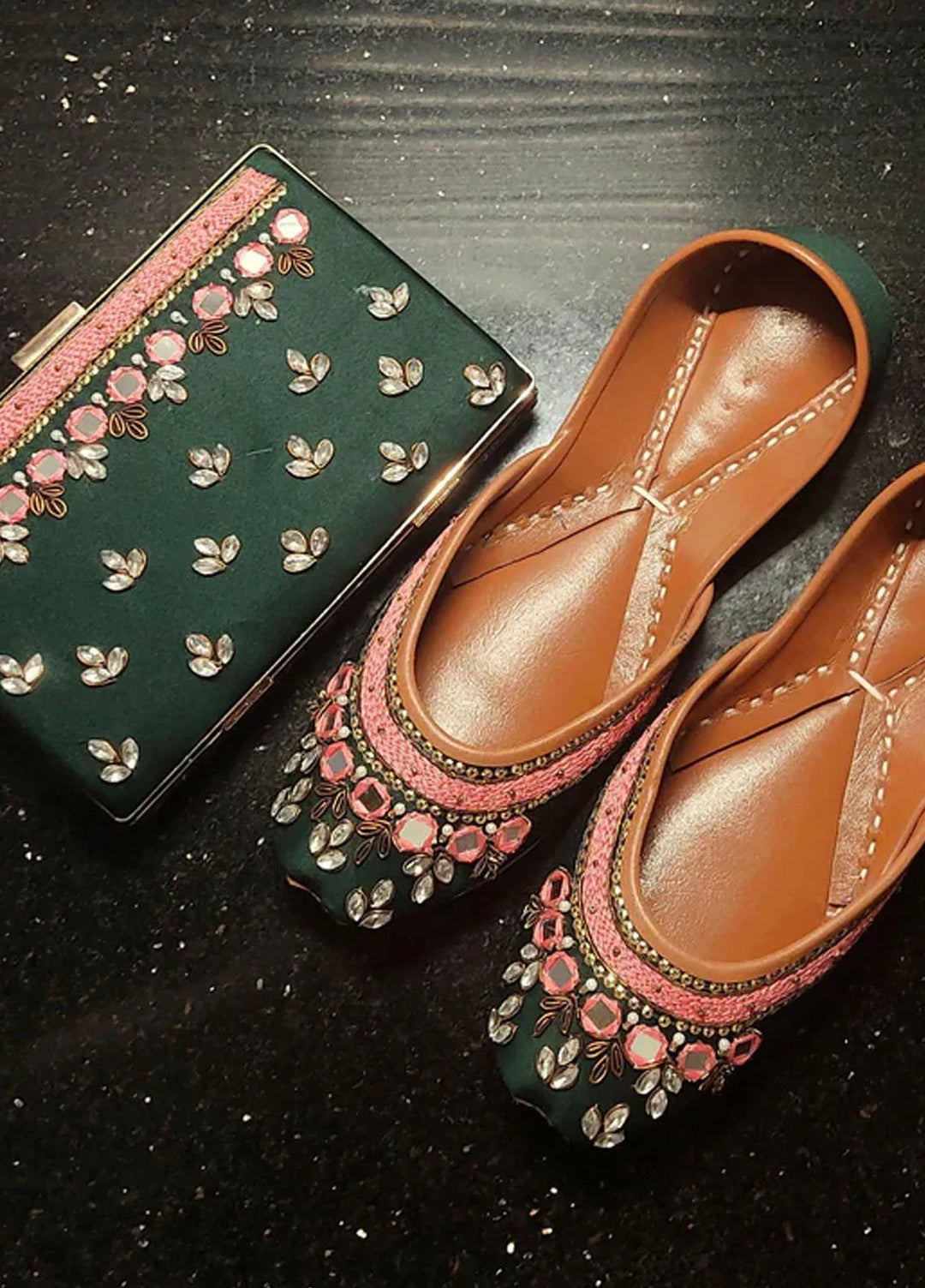 Zuruj Festive Style Clutch X Khussa CL-19