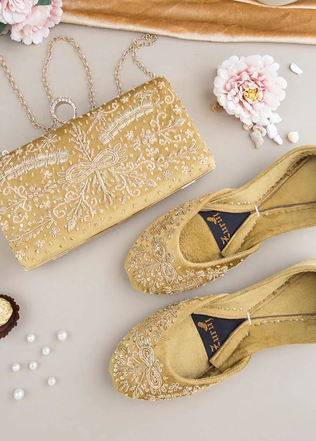 Zuruj Festive Style Clutch X Khussa CL-239-GOLD