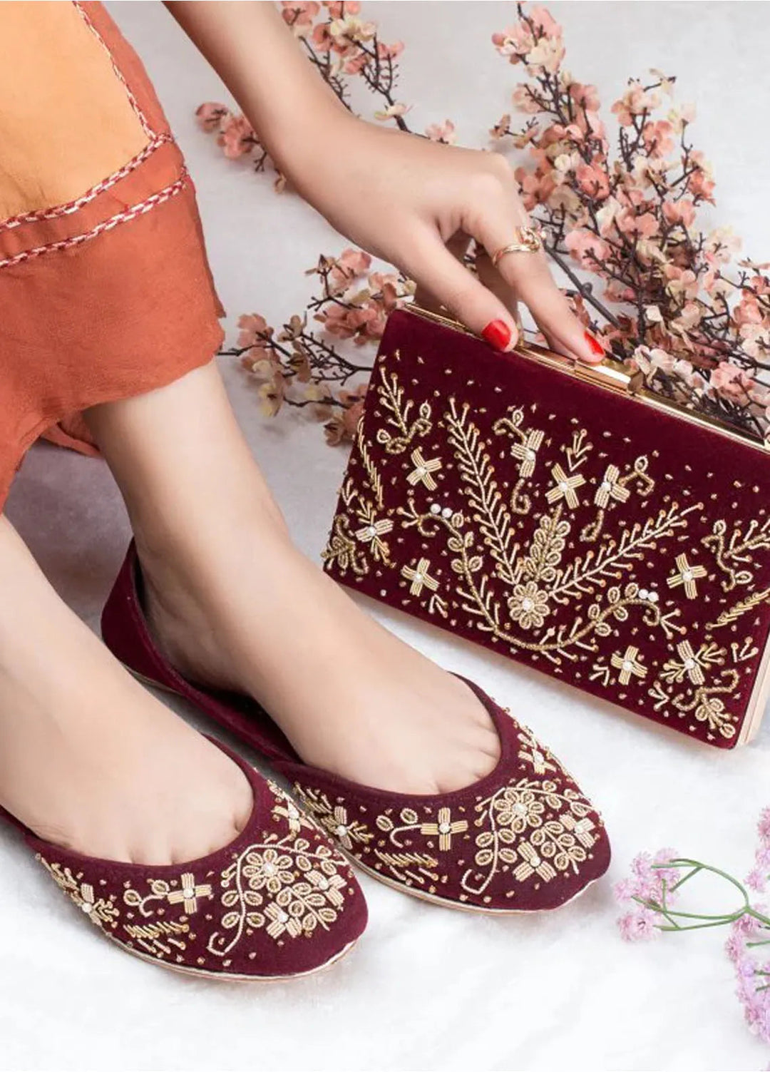Zuruj Festive Style Clutch X Khussa CL-240-Maroon