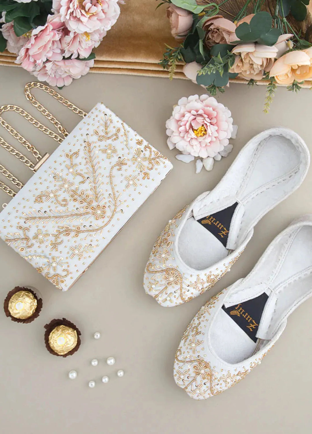 Zuruj Festive Style Clutch X Khussa CL-240-WHITE