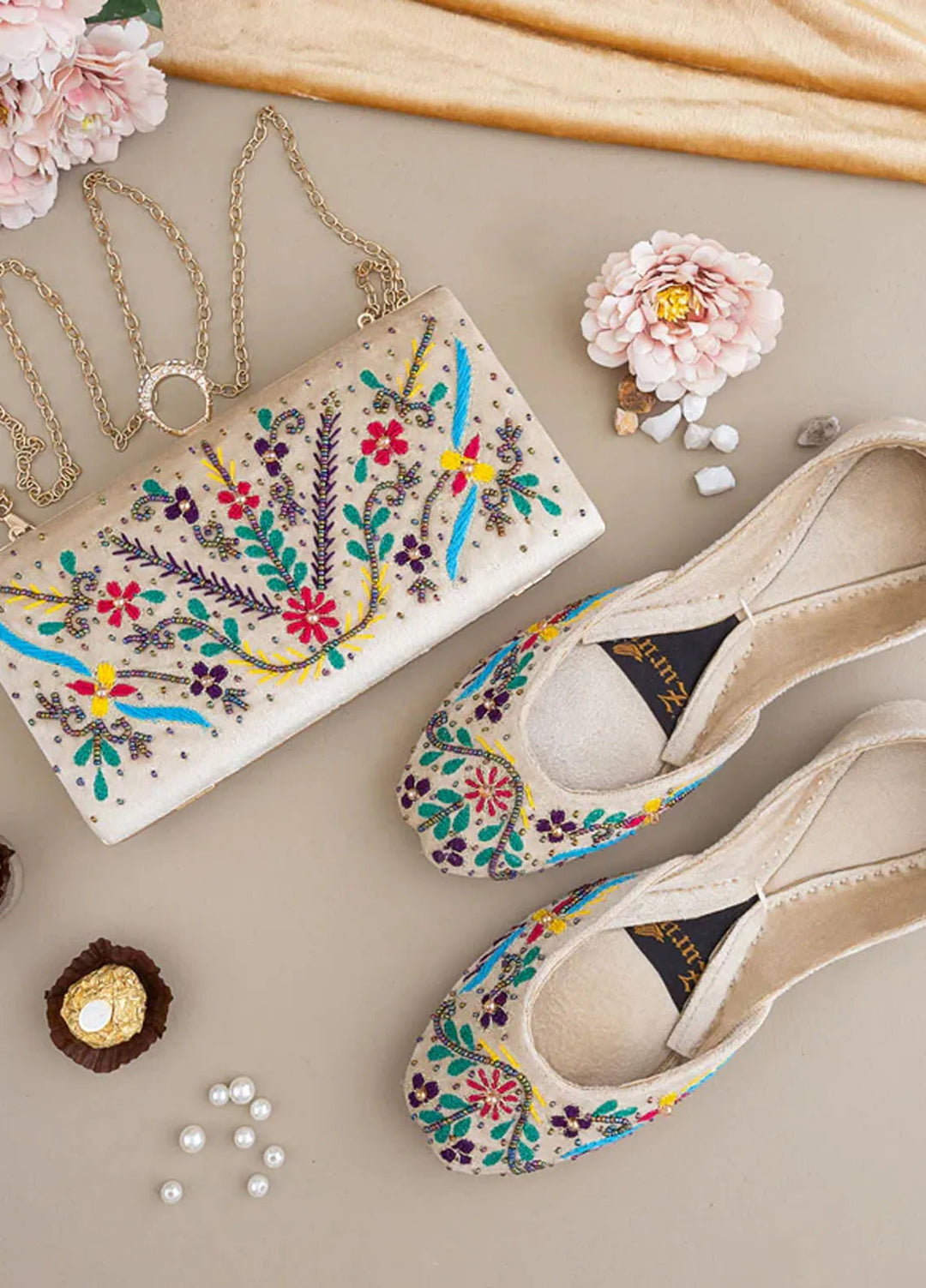 Zuruj Festive Style Clutch X Khussa CL-251-CREAM