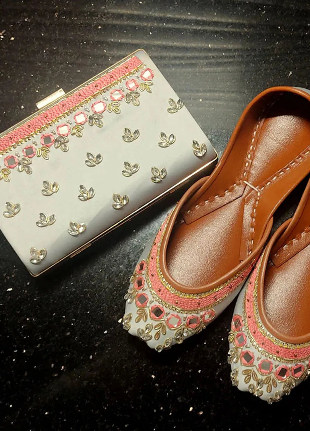 Zuruj Festive Style Clutch X Khussa CL-25