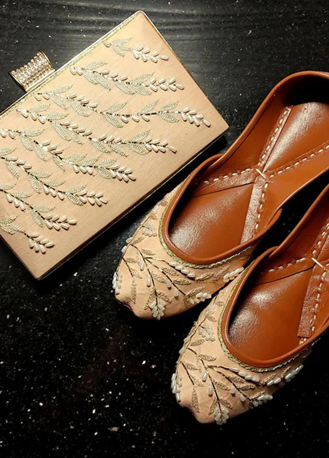 Zuruj Festive Style Clutch X Khussa CL-3