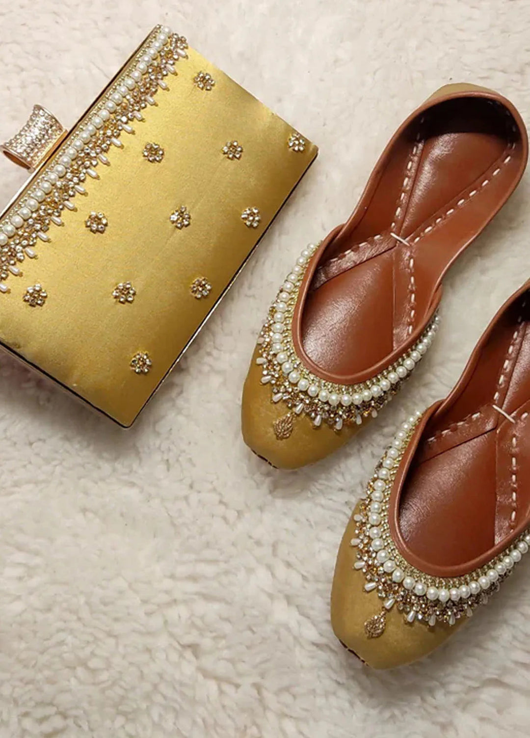 Zuruj Festive Style Clutch X Khussa CL-83