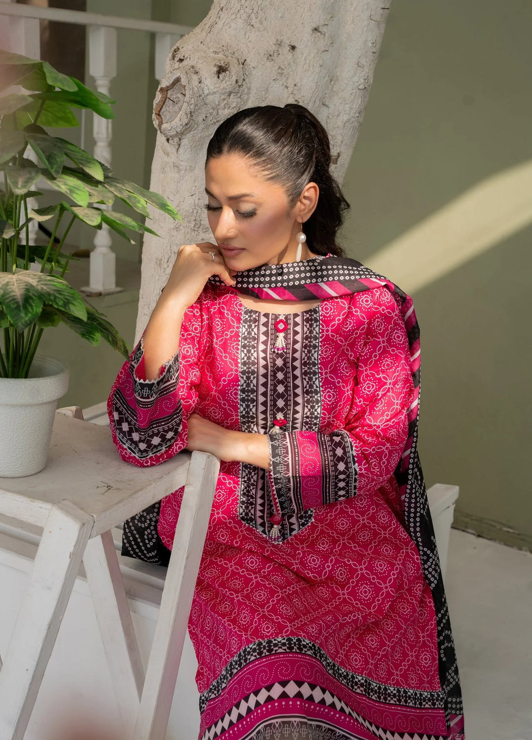 La Elise Women RTW Embroidered Lawn 3 Piece Suit 0000604 Safa - Casual Collection