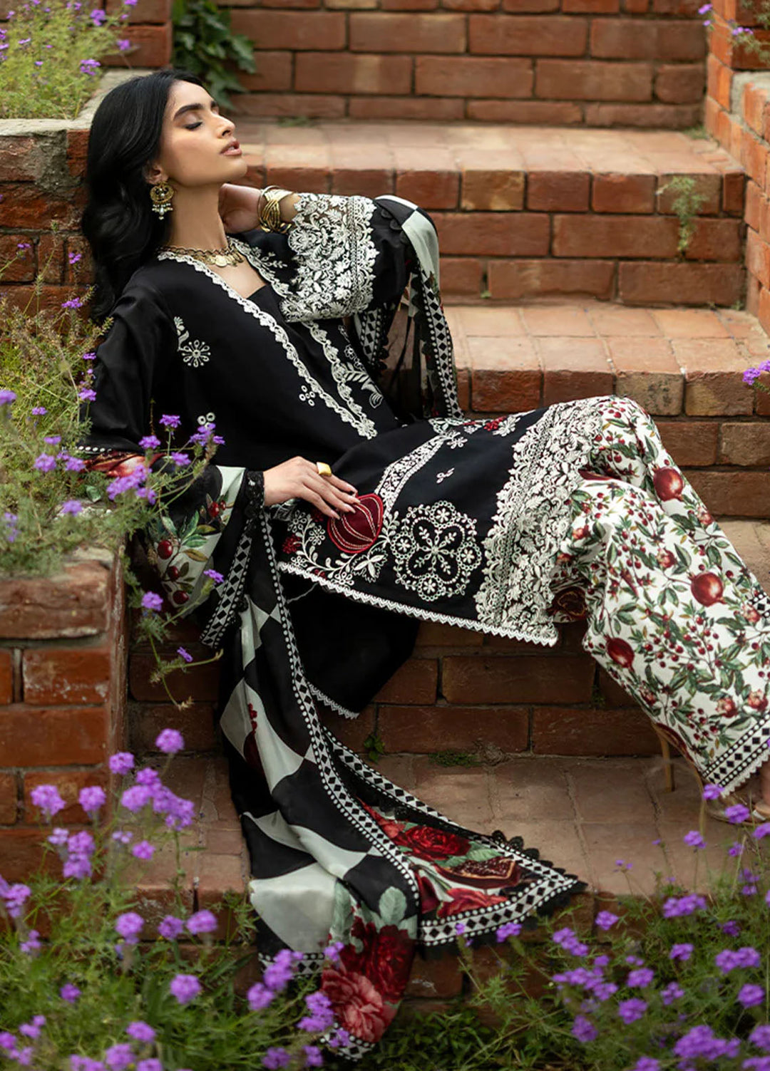 Zainab Chottani Unstitched Embroidered Lawn 3 Piece Suit ZC26ULE Fia 03 - Eid Collection
