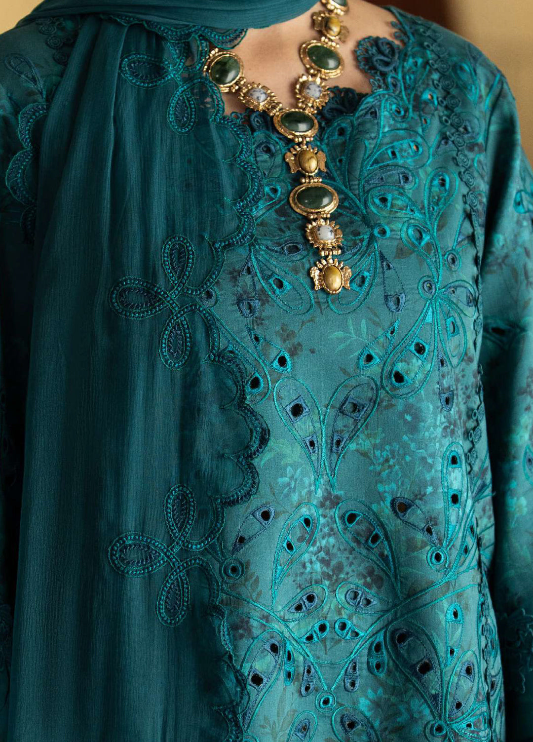 Carnation by Rang Rasiya Unstitched Embroidered Lawn 3 Piece Suit RR26UCL D16 LIARO - Eid Collection