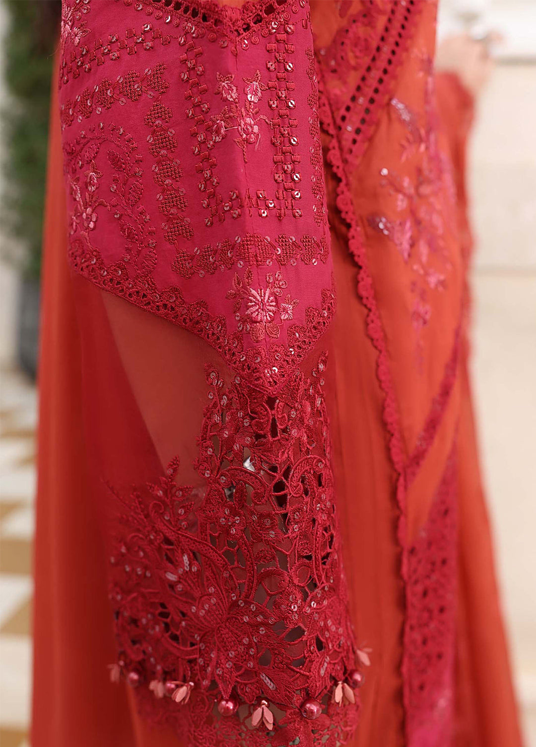 Maria B Unstitched Embroidered Lawn 3 Piece Suit MB26ULE D13 - Eid Collection