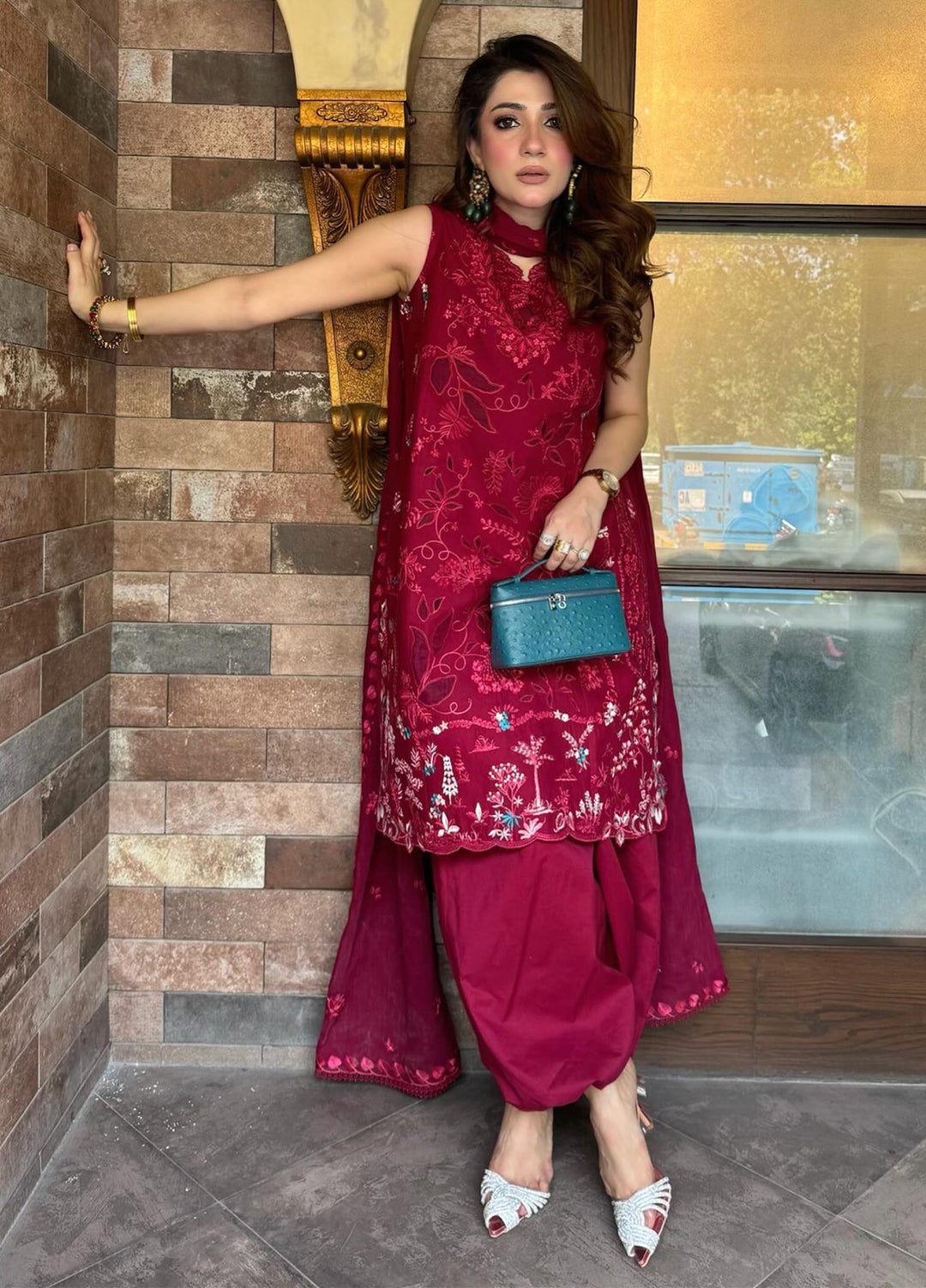 Lilas by Republic WomensWear Unstitched Embroidered Lawn 3 Piece Suit RW26ULL D-8A - Eid Collection