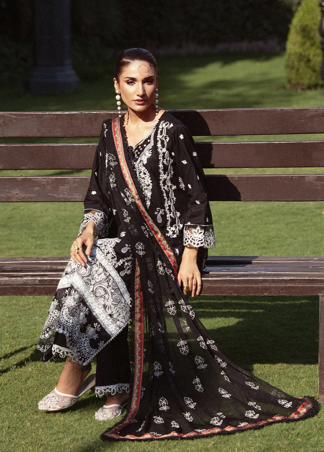 Raum by Sarb Unstitched Embroidered Lawn 3 Piece Suit RS26ULL RLL-02 - Eid Collection