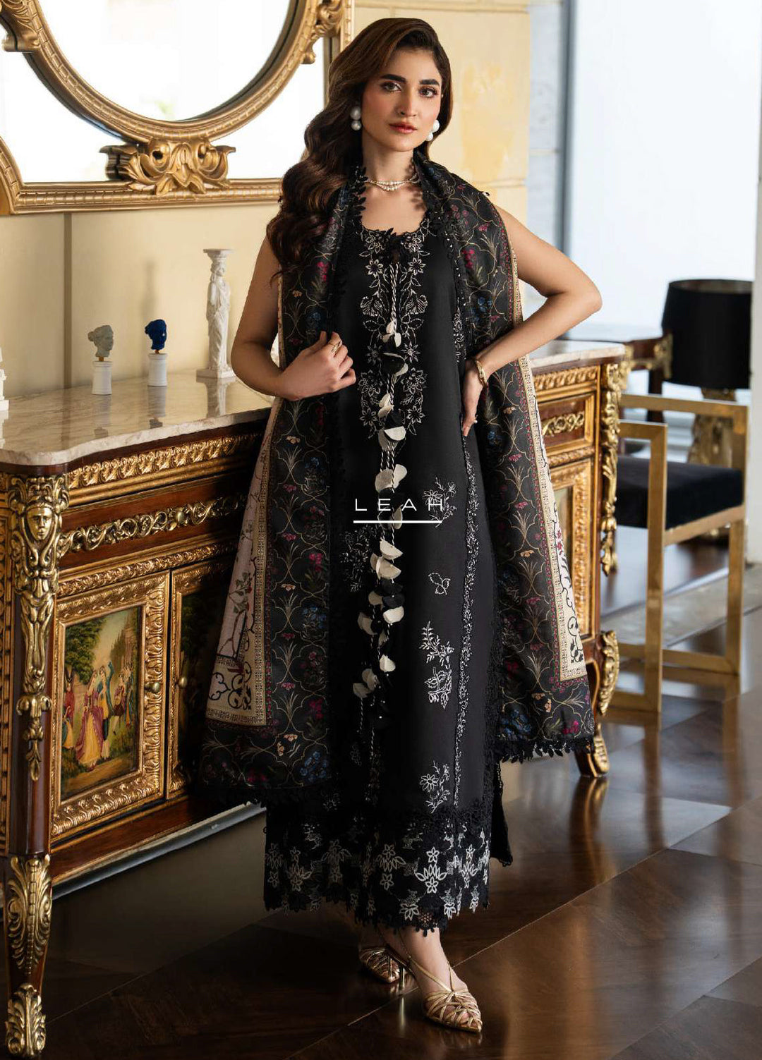 Carnation by Rang Rasiya Unstitched Embroidered Lawn 3 Piece Suit RR26UCL D8 LEAH - Eid Collection